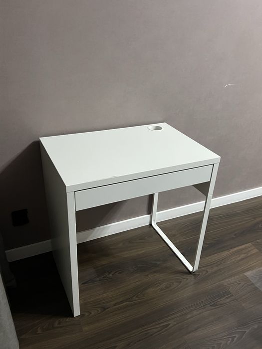 Письменный стол IKEA MICKE, белый