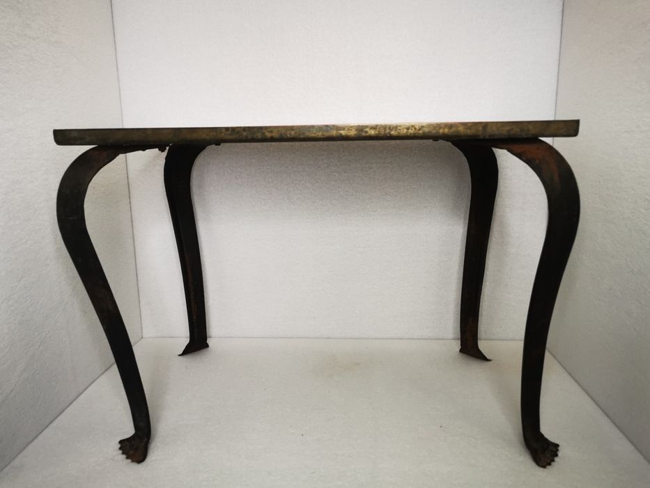 Малка масичка от бронз и ковано желязо