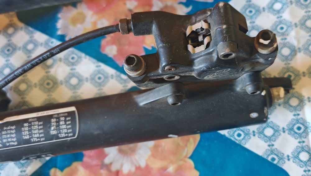 Вилка Rockshox Recon