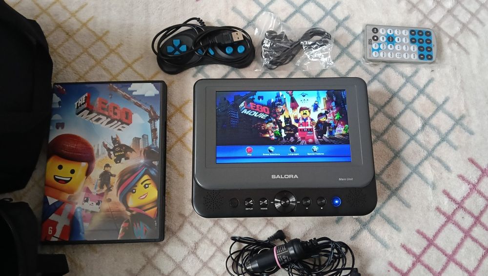 Преносими DVD плейъри аксесоари и много дискове с анимации