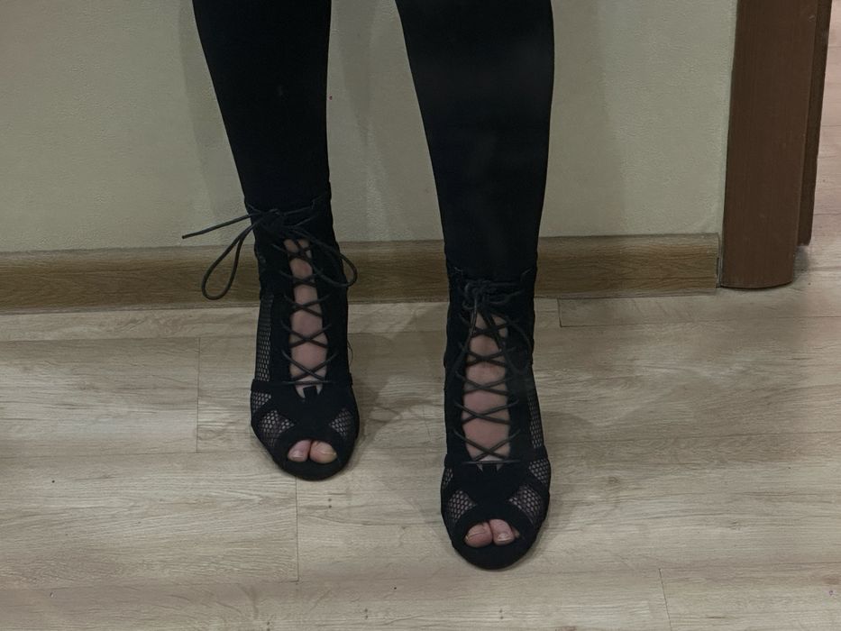 Ботфортым и каблук для хайхилс