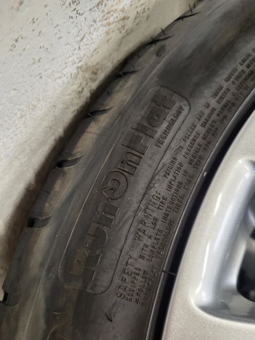 4 бр летни 235/45/19 Goodyear runflatt