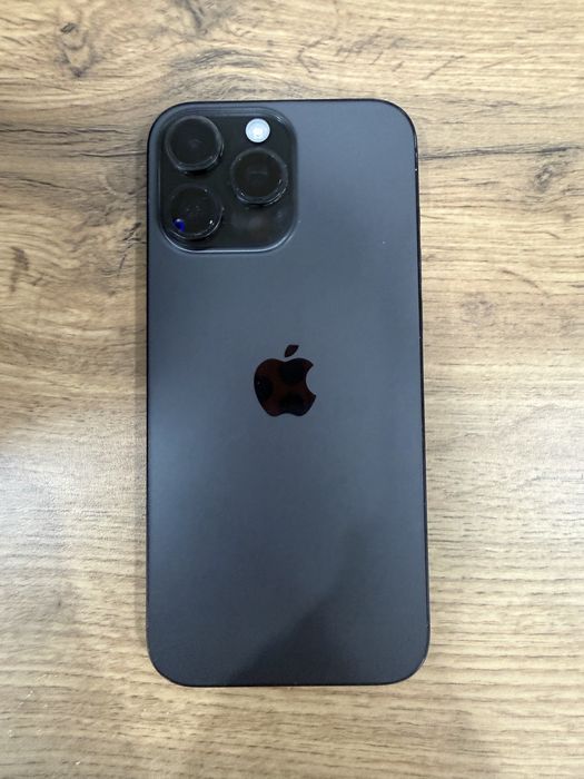 iPhone 16 Pro Max 256GB — Отличное состояние