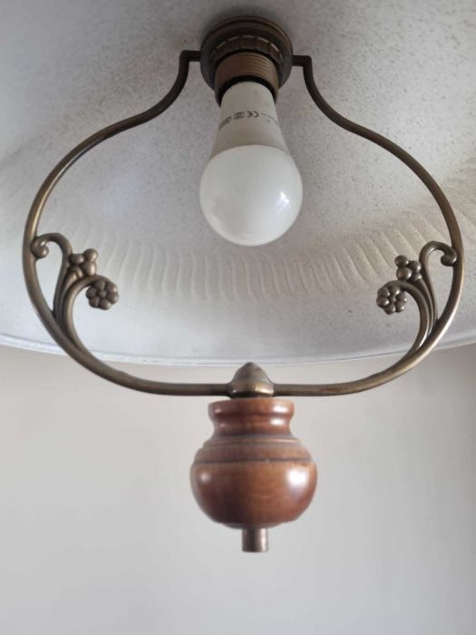 vand candelabru vintage,,cu abajur mare din sticla