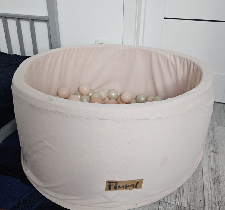 Vând  loc de joaca pentru copii