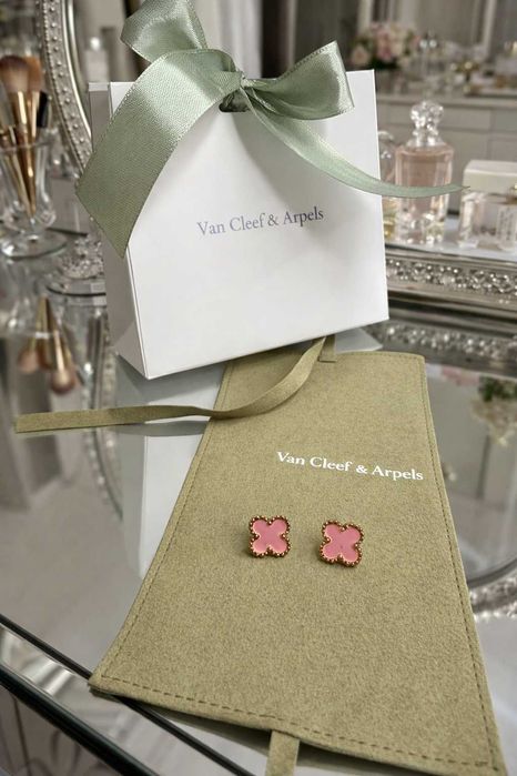 дамски розови детелини обеци със златисто нови с торбичка ван клиф van cleef VC идеален подарък за баловете розово бижу