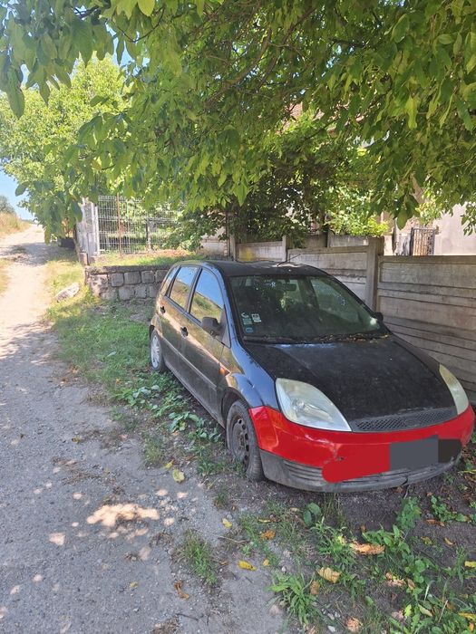 Vând tot ce se vede în imagine, preț 300 lei.