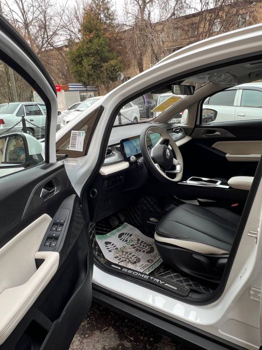 Geely Geometry E elektrmobil электрмобиль