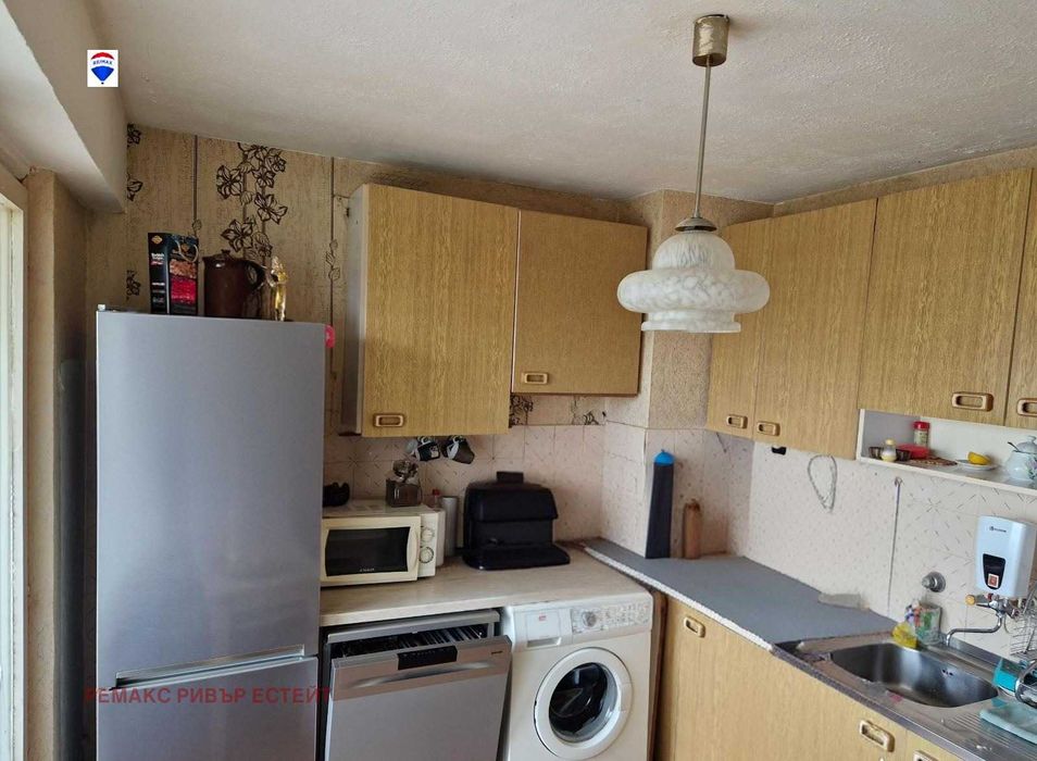 Продава се Тристаен апартамент в Русе, Чародейка - Юг - 80 кв.м за 1124 €/кв.м - Снимка #7