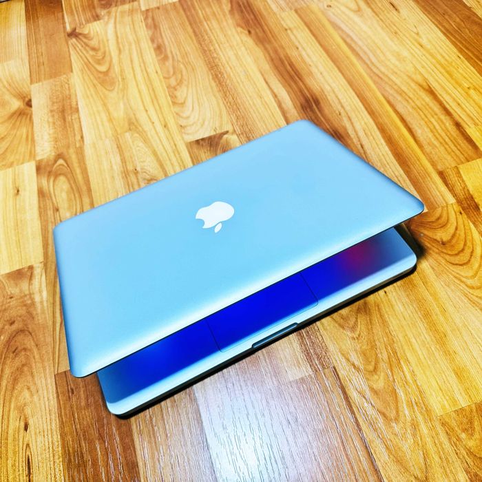 Laptop Apple MacBook Pro, IntelCore i5 , 500GB, Tastatura Iluminata