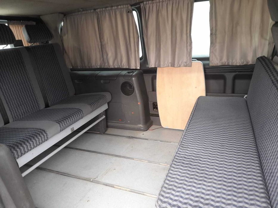 Transit  2,0  7 locuri care se pot face pat