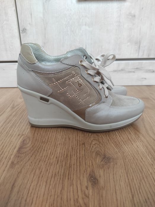 Весенние ботинки