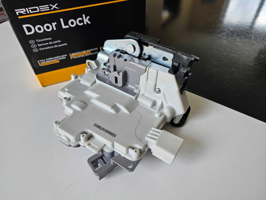 Продавам брава - задна лява за Altea, Altea XL, Toledo, Leon