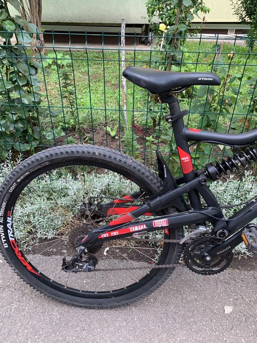 Bicicleta MTB B-twin Rockrider 520S + Casca si lant de bicicleta cadou