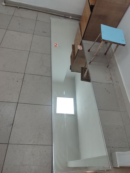 Зеркало 2 штуки, размером 53 на 238см