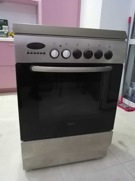Продам газовую плиту Bosch