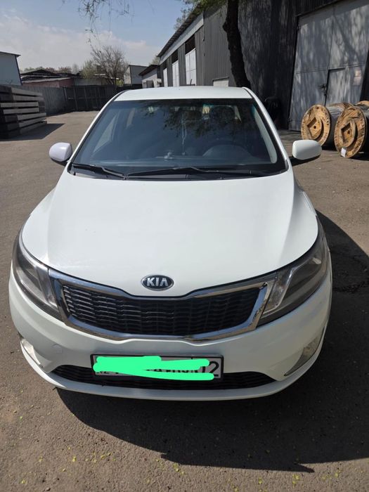 Машина.       kia rio