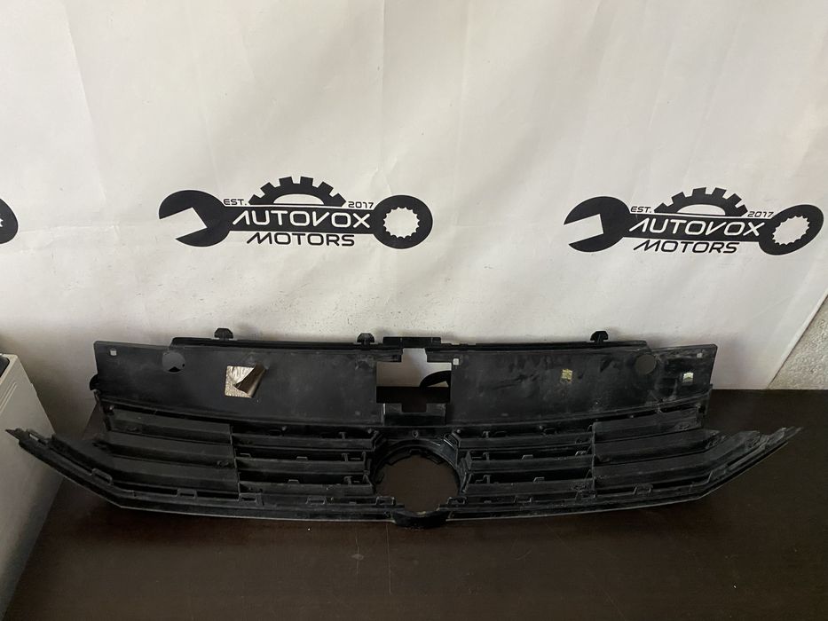 Grila radiator Vw Passat B8 nonfacelift