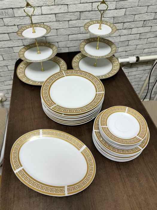 Продам набор посуды на 8 персон