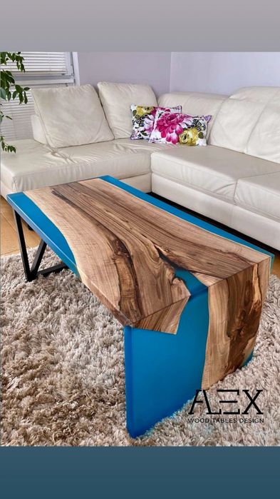 Холни маси от масив и епоксидна смола