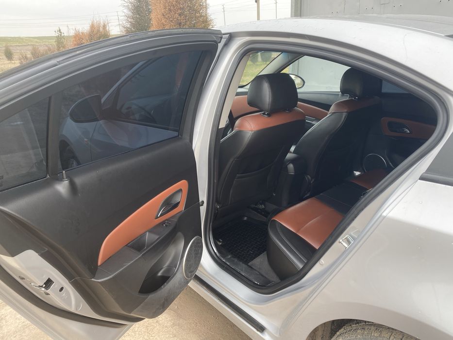 Lasetti Cruze 1.6 Dons