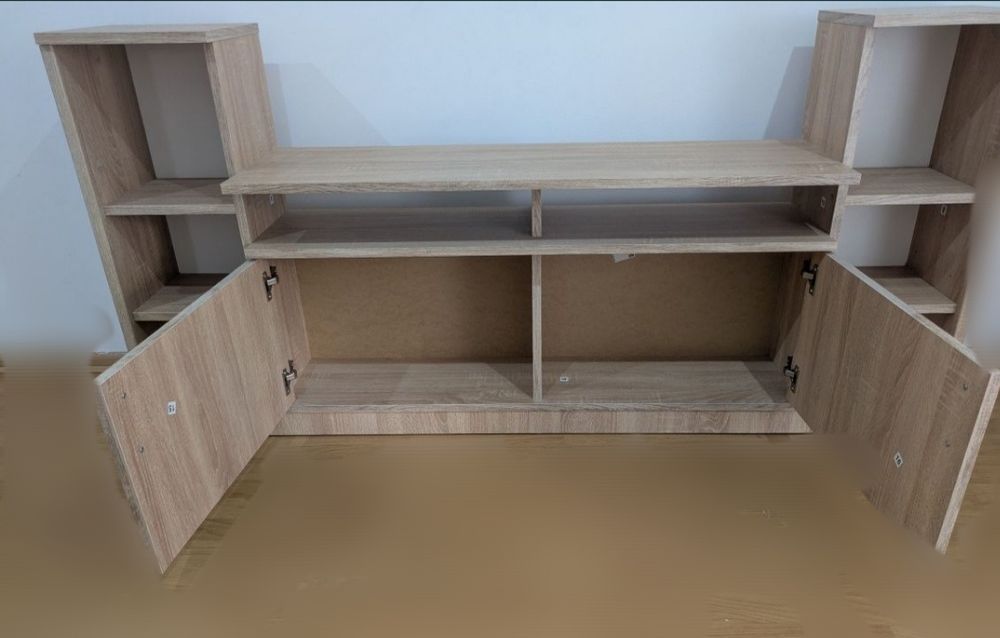 Vând comoda pentru televizor