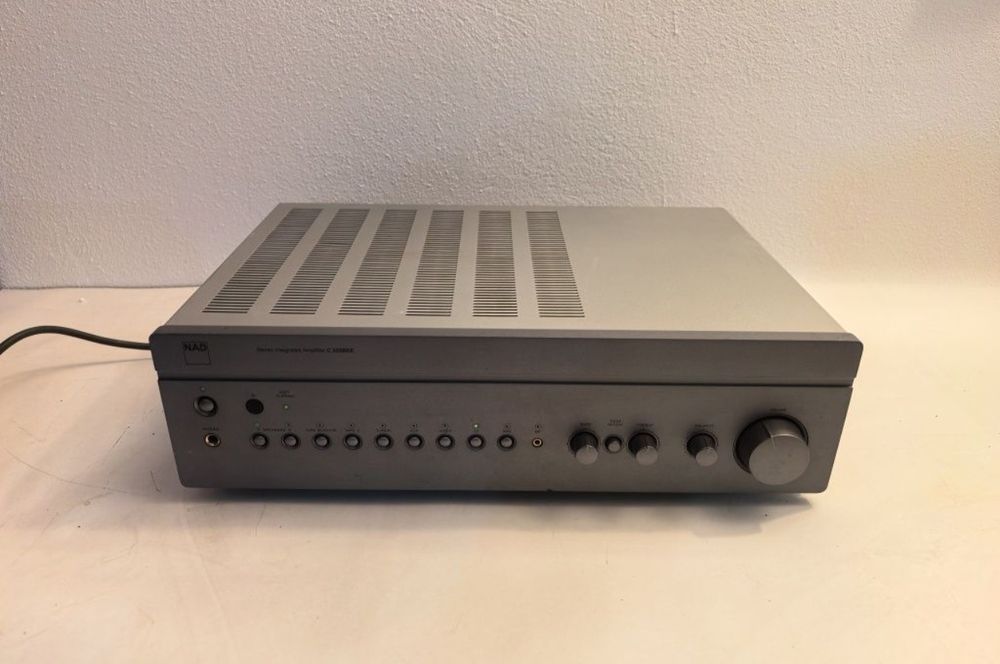 Amplificator NAD C355 BEE statie