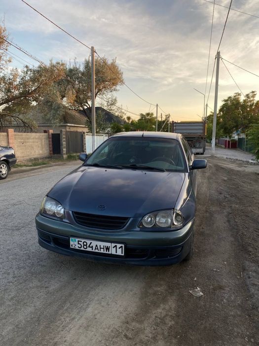 Toyota avensis 1999 года
