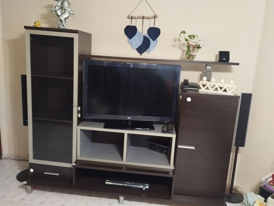 Секция за хол хол.