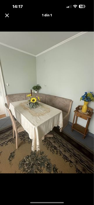 Colțar de bucătărie / dining din lemn cu masă și scaun – stare excelentă