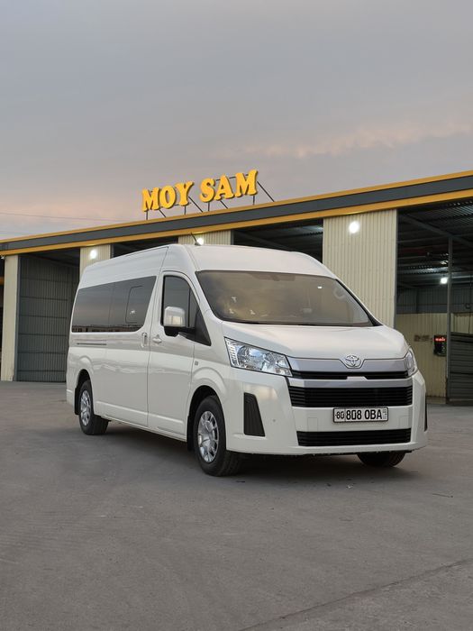 Микроавтобус Тойота Хайс H300