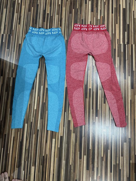 Клин на MyProtein син и червен