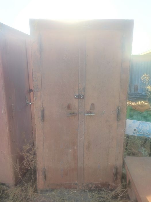 Продам сейфы железные