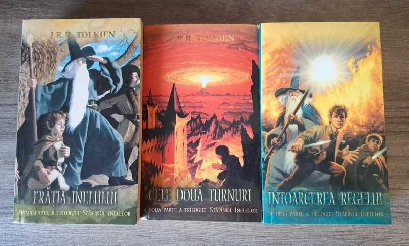 J.R.R. Tolkien - Stăpânul inelelor (3 volume)