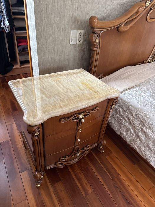 Продам спальный гарнитур