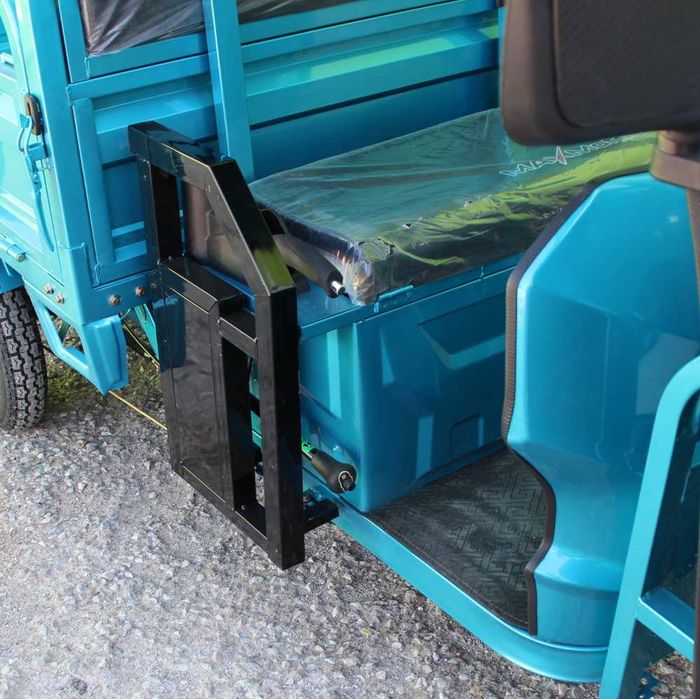 Електрическа Селскостопанска Триколка с Покрив 2000W Maxmotors