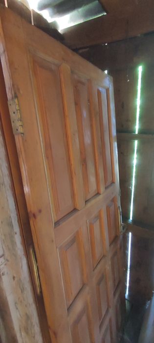 Двери б/у деревянные