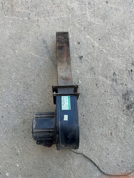 Центробежный вентилятор 150FLJ7, 220V, 320W — б/у.