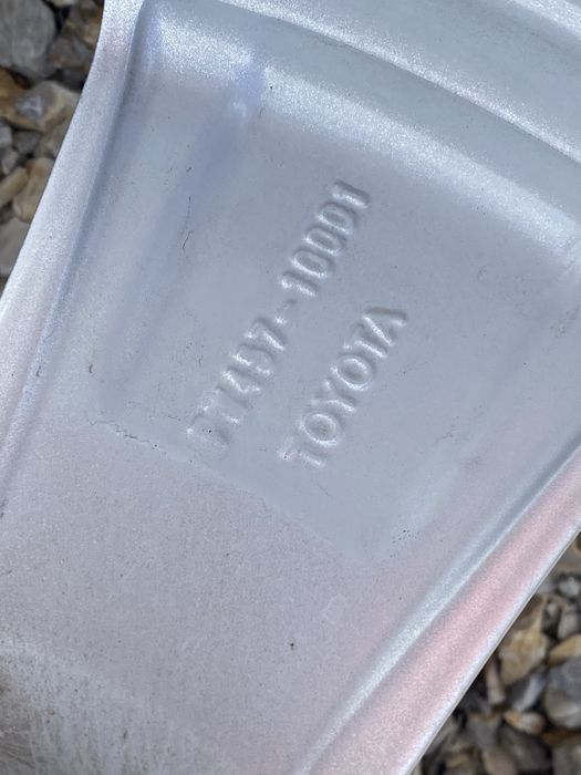 17 цола 5 х 114.3 мм Тойота C-HR , Аурис , Toyota Auris