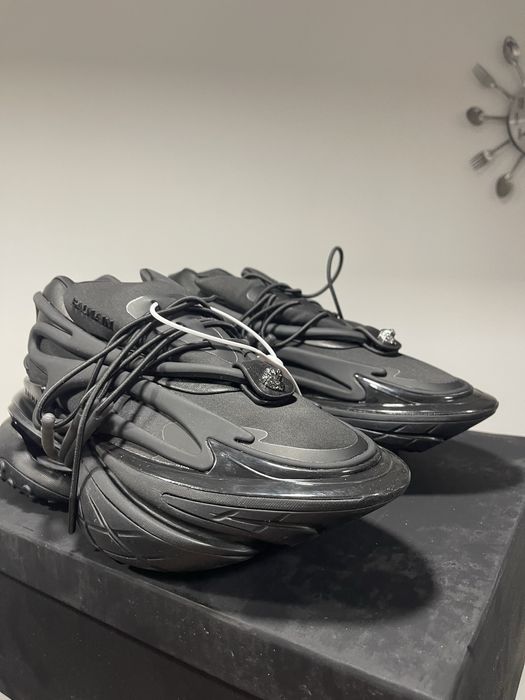 Balmain Unicorn Triple Black