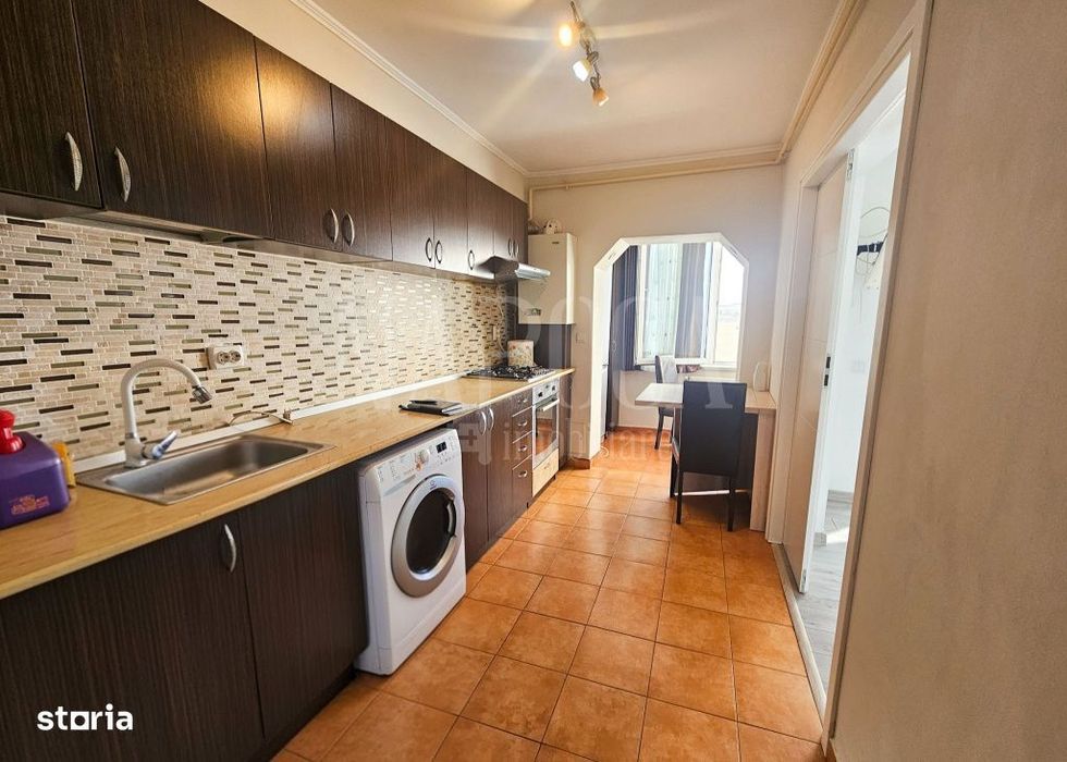 Apartament 3 camere de vanzare in Floresti