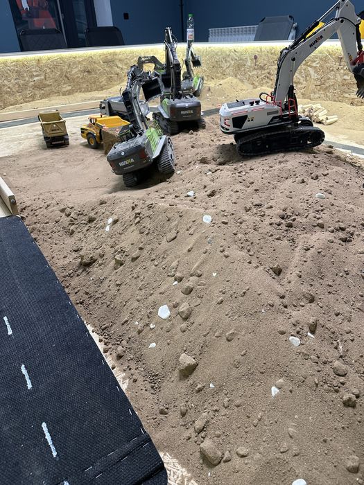 Игрушки для детской игровой