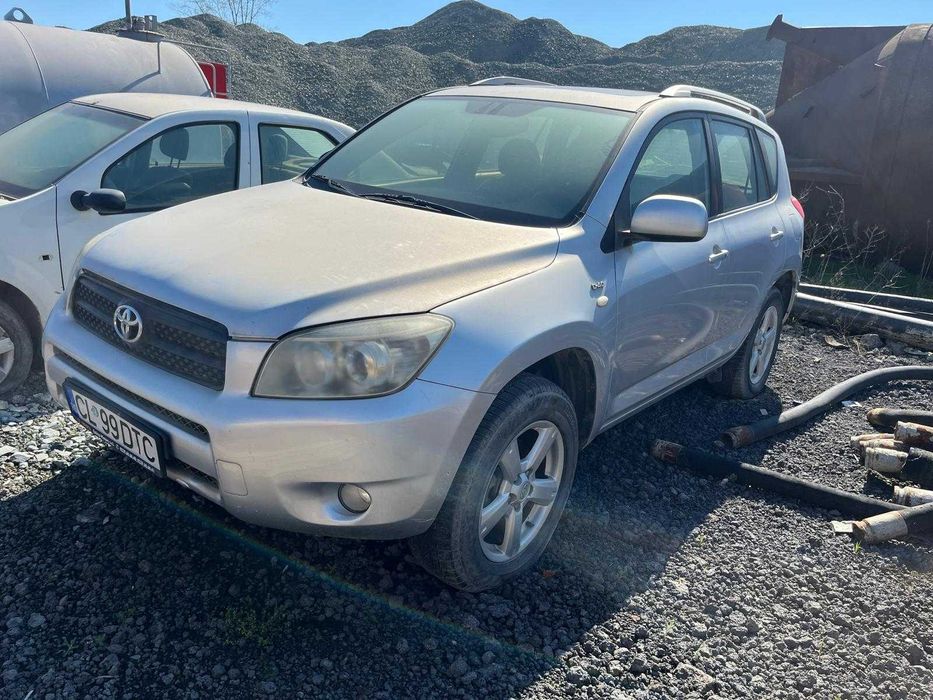 Vand Toyota Rav 4 motor defect