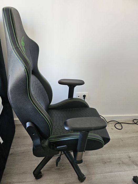 URGENT - Scaun Gaming Razer Iskur