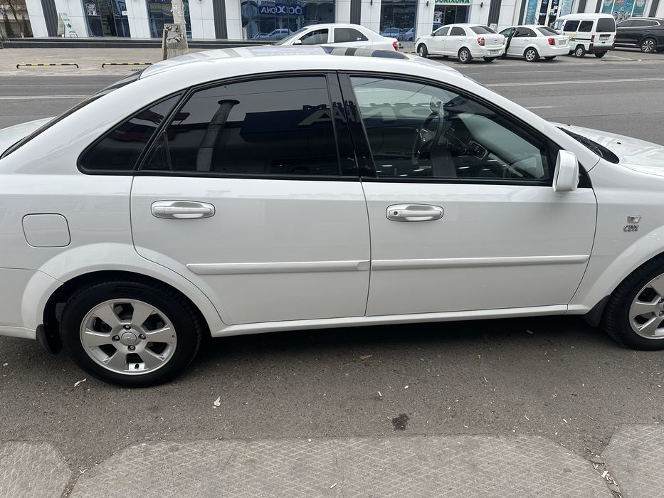 Gentra 2021 avtomat arendaga beriladi