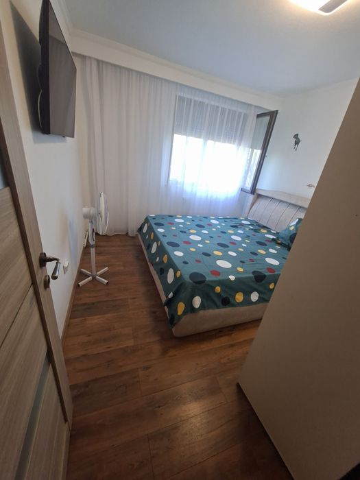 VAND apartament 3 CAMERE MOBILAT/UTILAT stradal in cartier CRAIOVEI,PR
