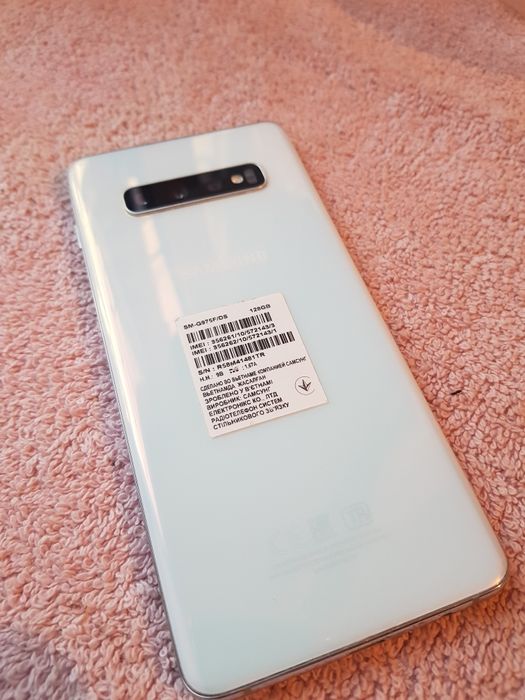 Смартфон Samsung S10+ продам