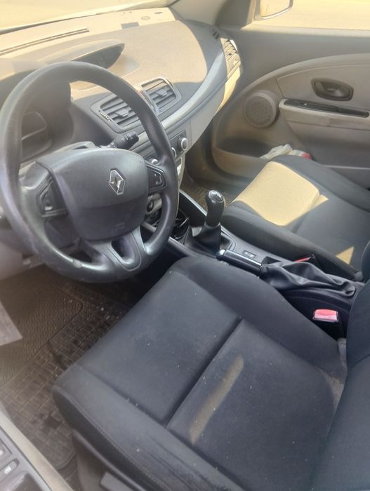 Vând Renault Megane 1.5 dci 2010 lovit