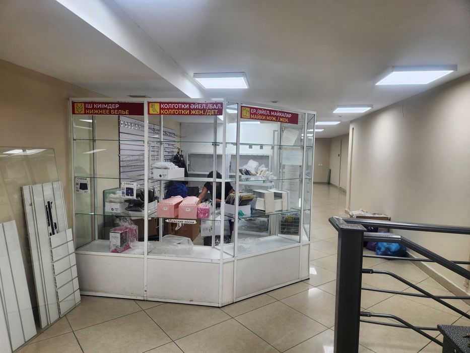 Продам витрину стекло