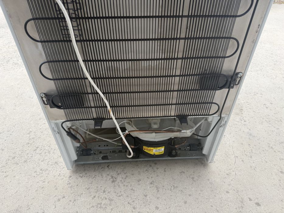 Хладилник - Охладител Bosch 170см